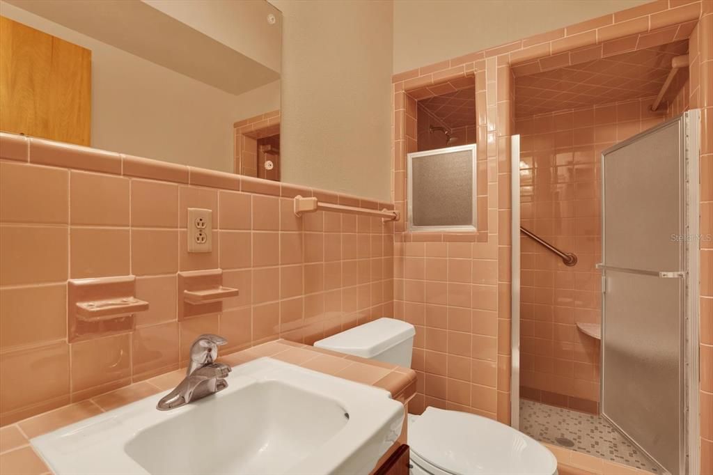 For Sale: $389,900 (3 beds, 2 baths, 1586 Square Feet)