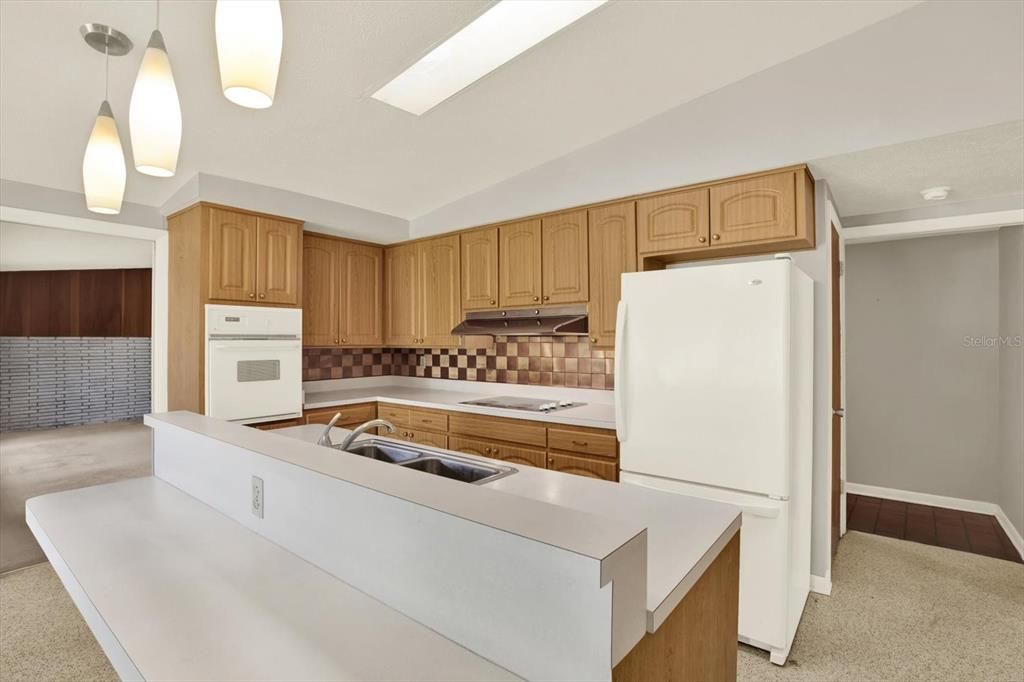 For Sale: $389,900 (3 beds, 2 baths, 1586 Square Feet)