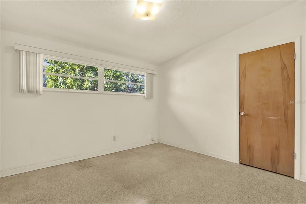 For Sale: $389,900 (3 beds, 2 baths, 1586 Square Feet)