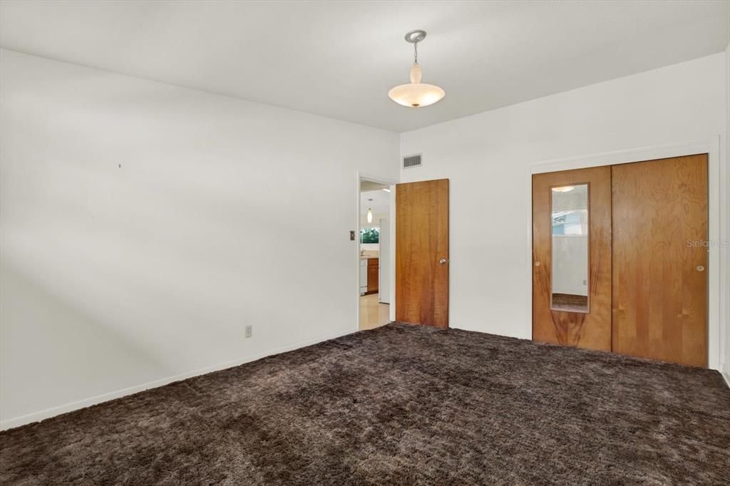 For Sale: $389,900 (3 beds, 2 baths, 1586 Square Feet)
