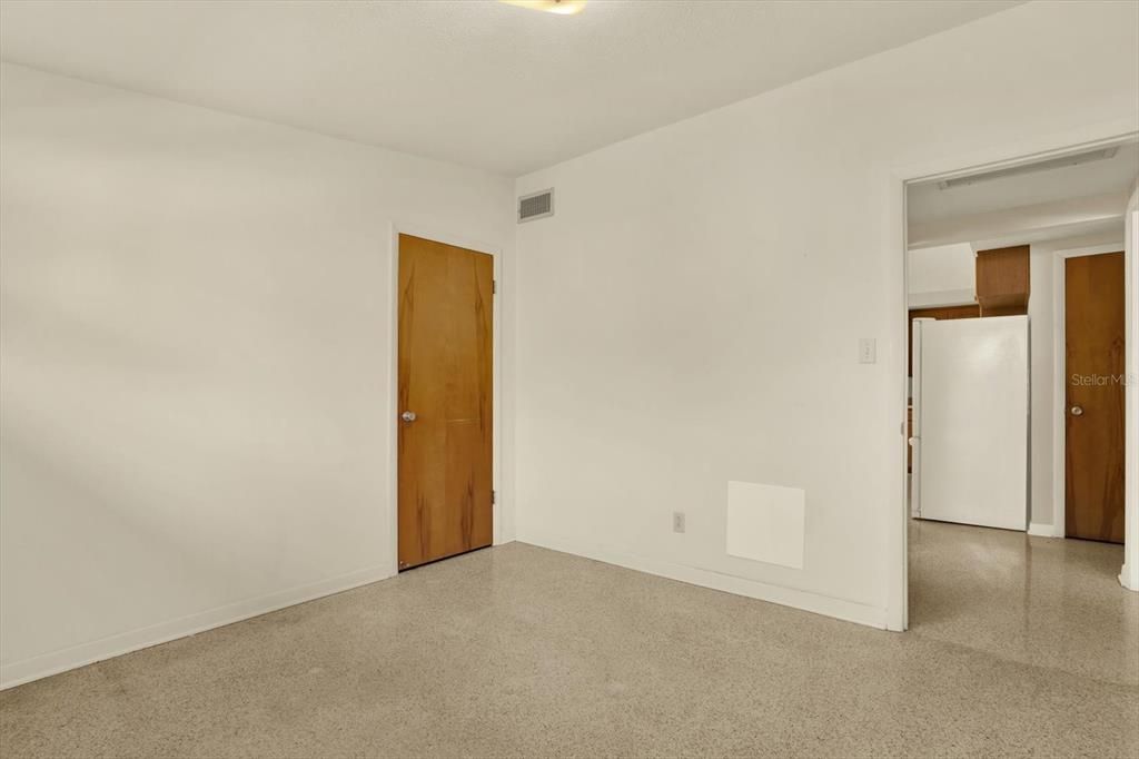 For Sale: $389,900 (3 beds, 2 baths, 1586 Square Feet)