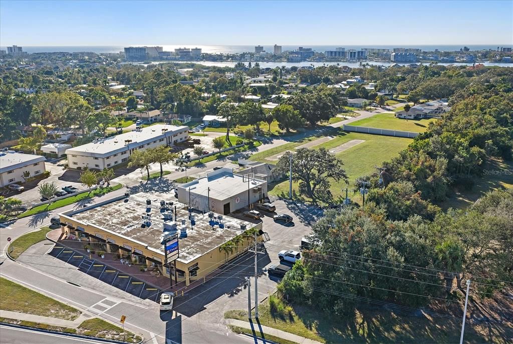 待售: $429,900 (0.19 acres)