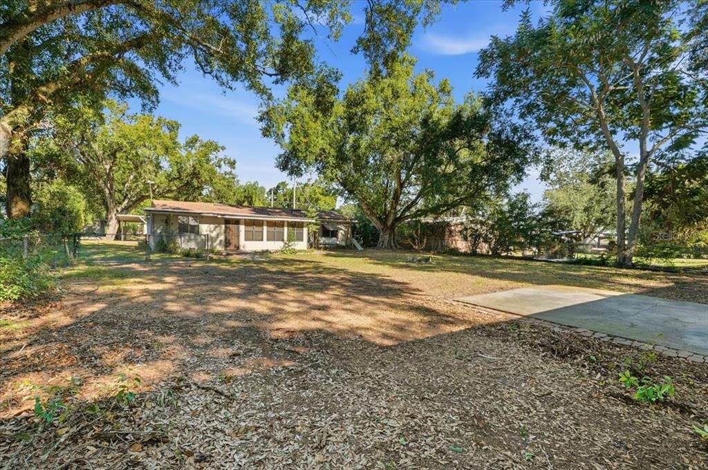 For Sale: $300,000 (3 beds, 2 baths, 1852 Square Feet)