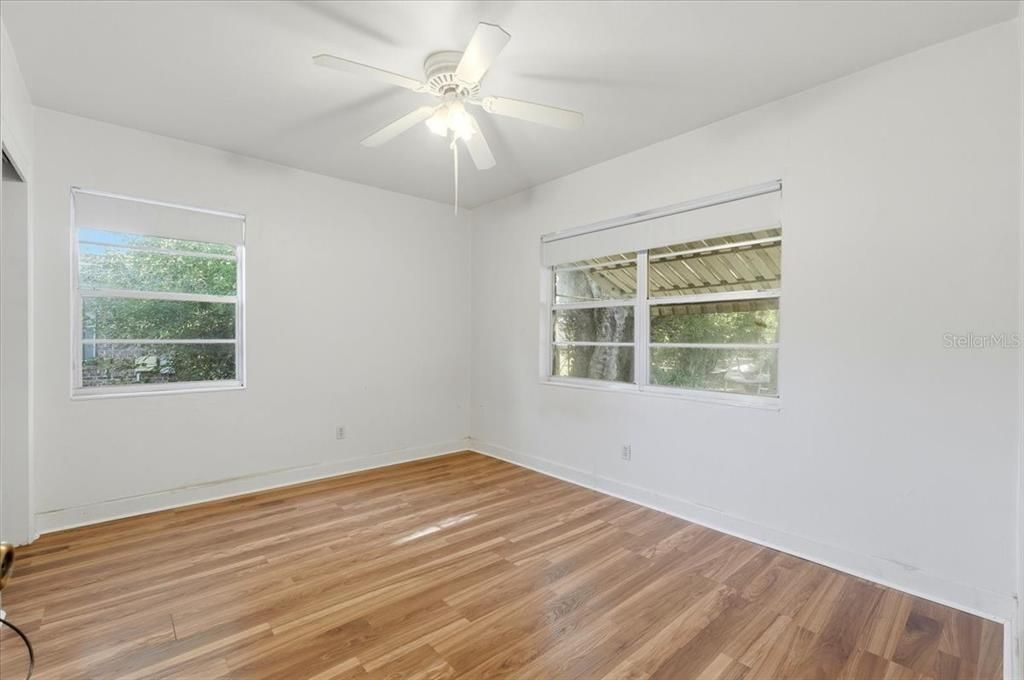 For Sale: $300,000 (3 beds, 2 baths, 1852 Square Feet)