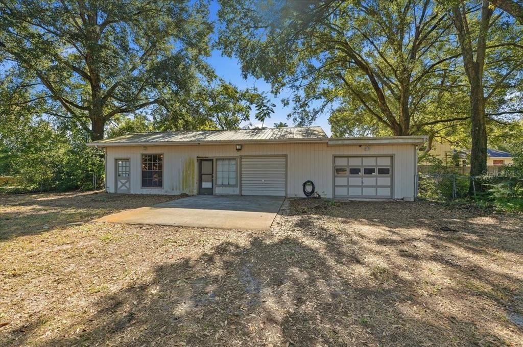 For Sale: $300,000 (3 beds, 2 baths, 1852 Square Feet)