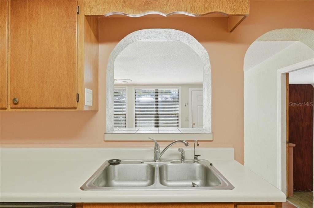 For Sale: $300,000 (3 beds, 2 baths, 1852 Square Feet)