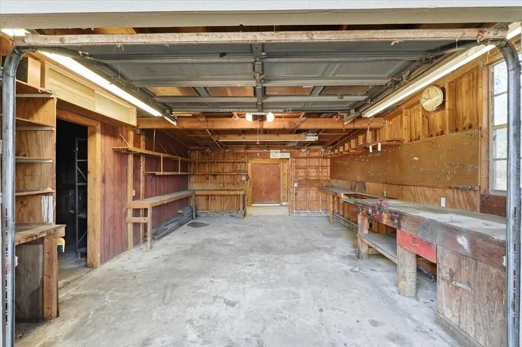 For Sale: $300,000 (3 beds, 2 baths, 1852 Square Feet)