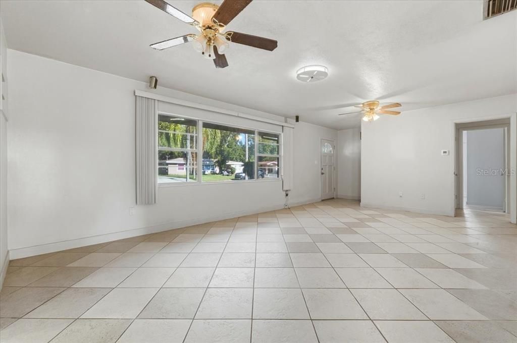 For Sale: $300,000 (3 beds, 2 baths, 1852 Square Feet)