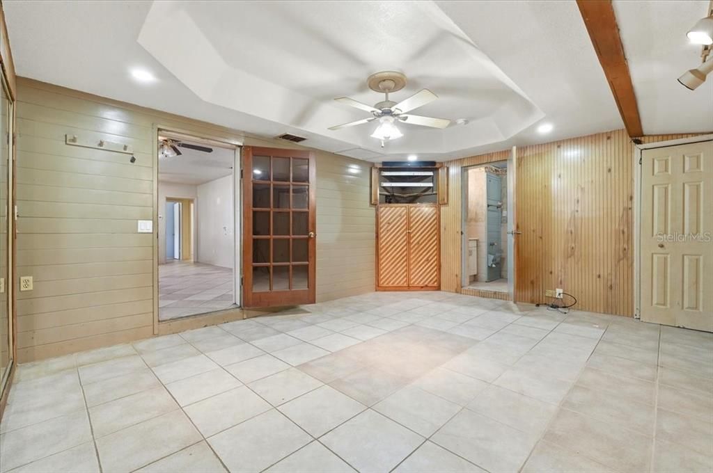 For Sale: $300,000 (3 beds, 2 baths, 1852 Square Feet)