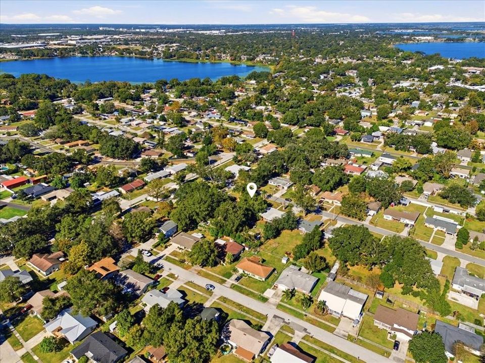 For Sale: $300,000 (3 beds, 2 baths, 1852 Square Feet)