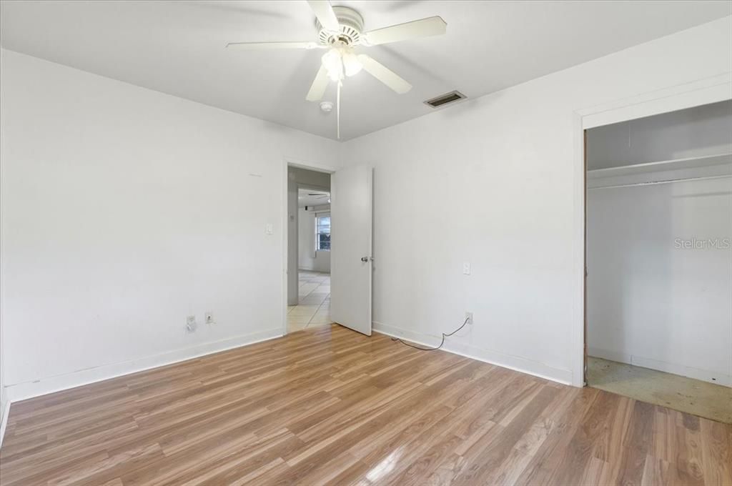 For Sale: $300,000 (3 beds, 2 baths, 1852 Square Feet)