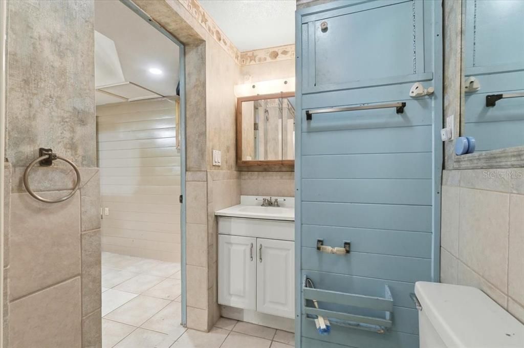 For Sale: $300,000 (3 beds, 2 baths, 1852 Square Feet)