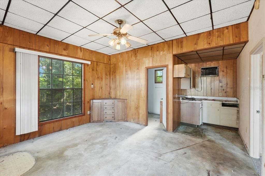 For Sale: $300,000 (3 beds, 2 baths, 1852 Square Feet)