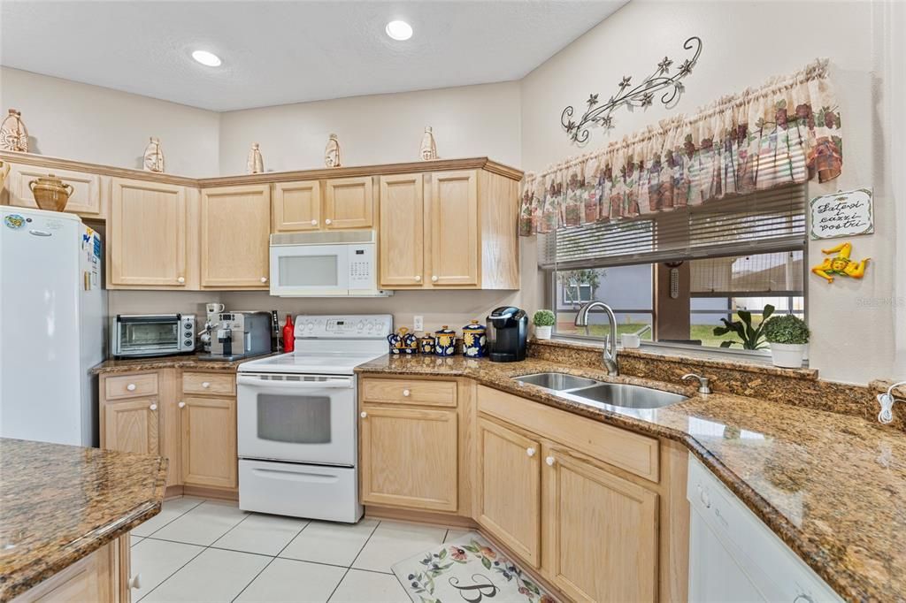 待售: $385,000 (3 贝兹, 2 浴室, 2364 平方英尺)