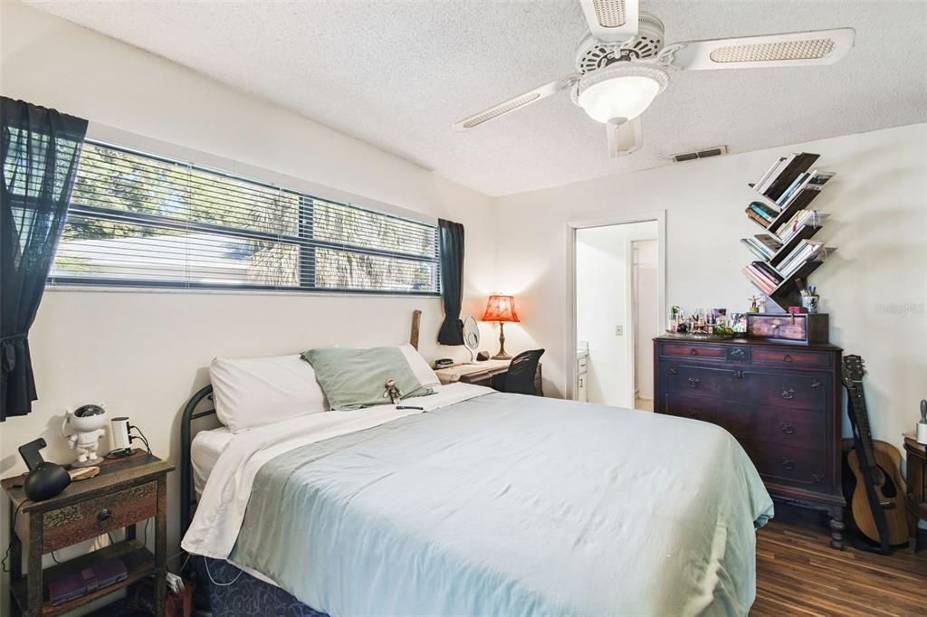 For Sale: $274,900 (2 beds, 2 baths, 1510 Square Feet)