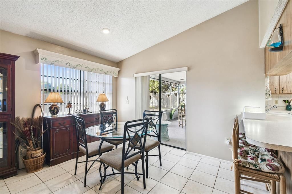 For Sale: $274,900 (2 beds, 2 baths, 1510 Square Feet)