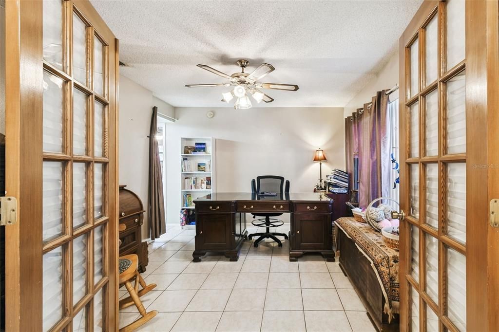 For Sale: $274,900 (2 beds, 2 baths, 1510 Square Feet)