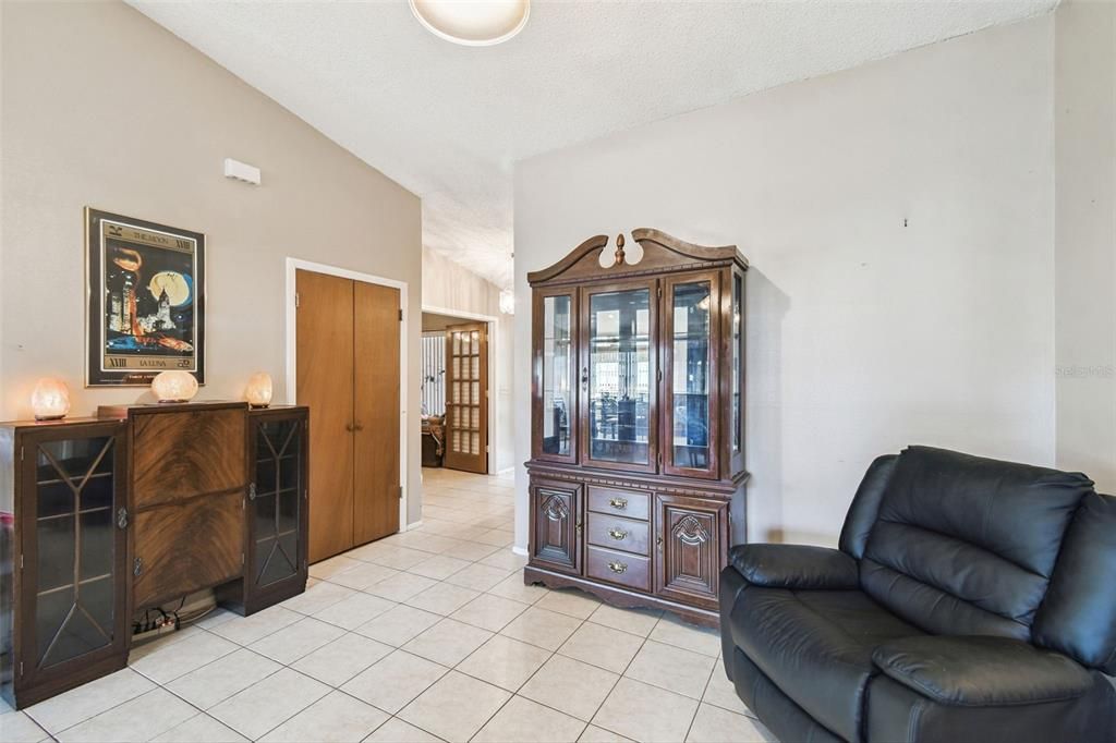 For Sale: $274,900 (2 beds, 2 baths, 1510 Square Feet)