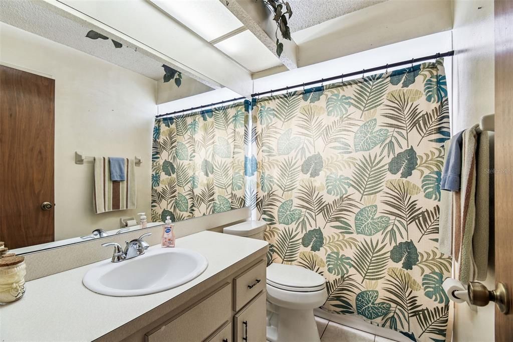 For Sale: $274,900 (2 beds, 2 baths, 1510 Square Feet)