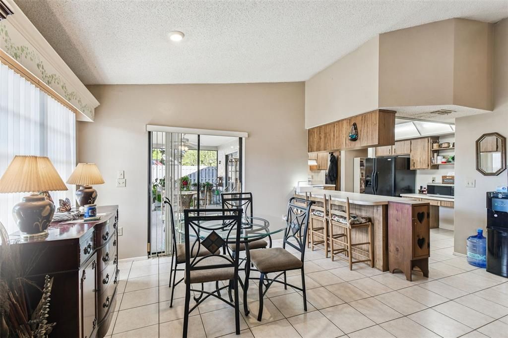 For Sale: $274,900 (2 beds, 2 baths, 1510 Square Feet)