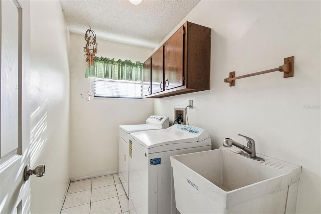 For Sale: $274,900 (2 beds, 2 baths, 1510 Square Feet)