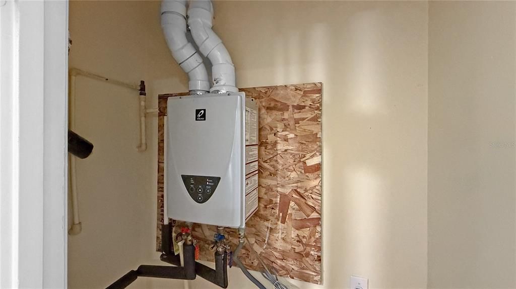 For Sale: $249,900 (3 beds, 2 baths, 1344 Square Feet)