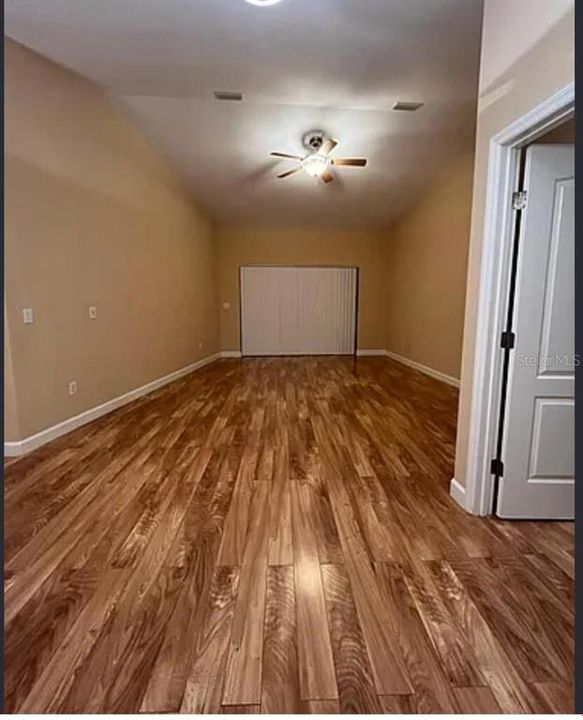 En Venta: $365,000 (3 camas, 2 baños, 2076 Pies cuadrados)