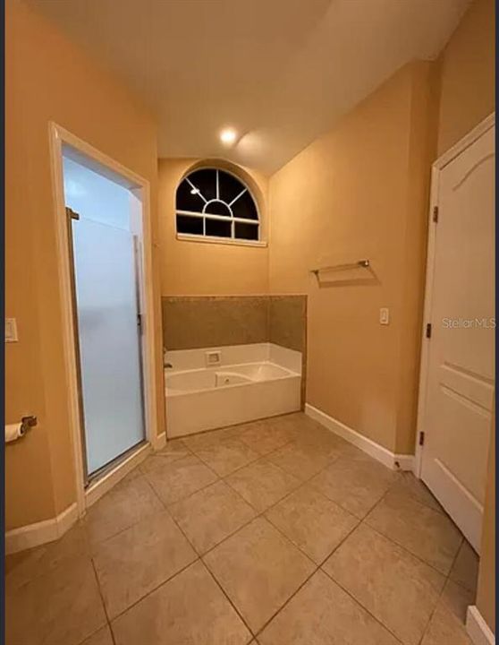 En Venta: $365,000 (3 camas, 2 baños, 2076 Pies cuadrados)