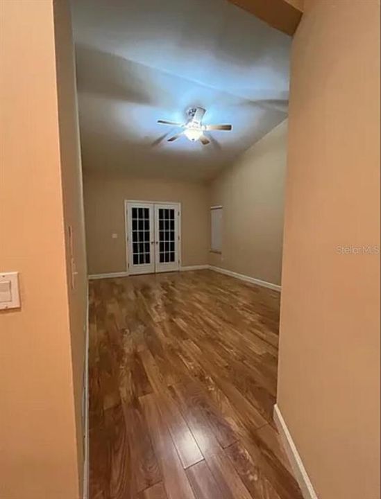 En Venta: $365,000 (3 camas, 2 baños, 2076 Pies cuadrados)