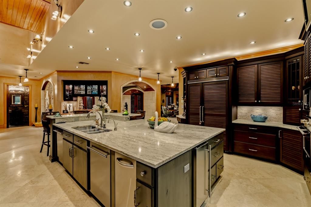 На продажу: $10,895,000 (5 спален, 6 ванн, 6417 Квадратных фут)