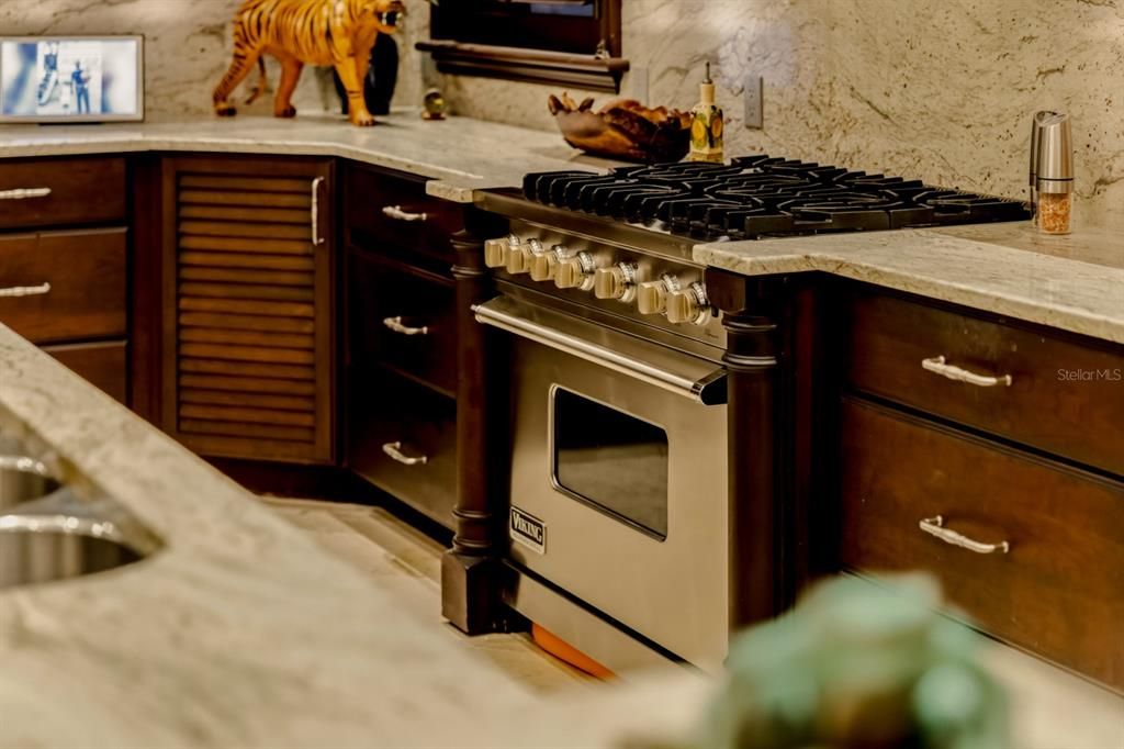 На продажу: $10,895,000 (5 спален, 6 ванн, 6417 Квадратных фут)