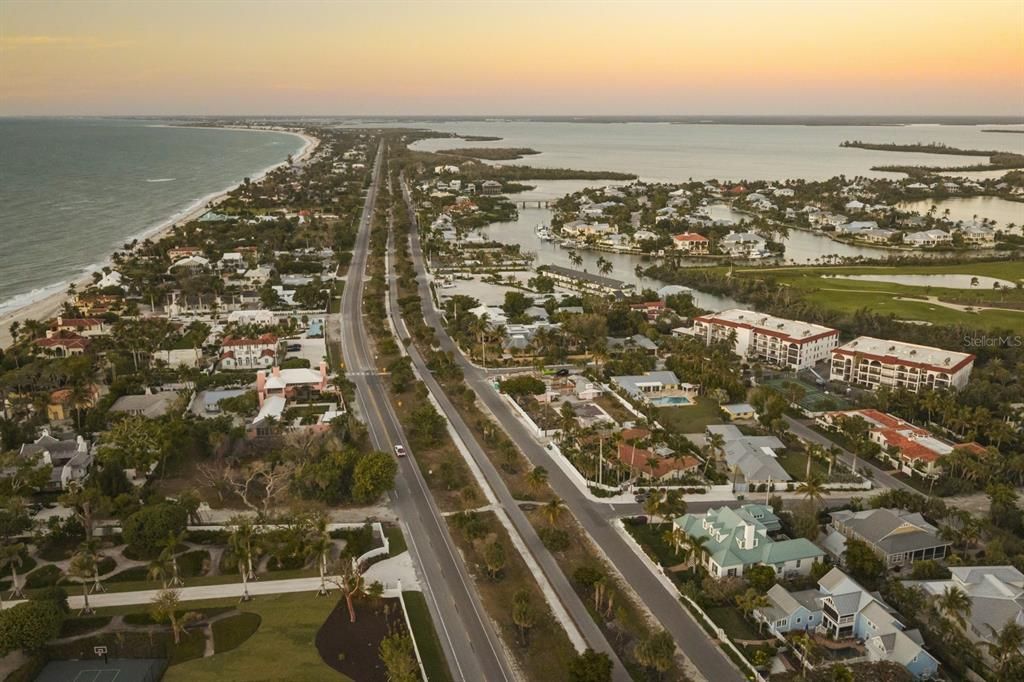 На продажу: $10,895,000 (5 спален, 6 ванн, 6417 Квадратных фут)