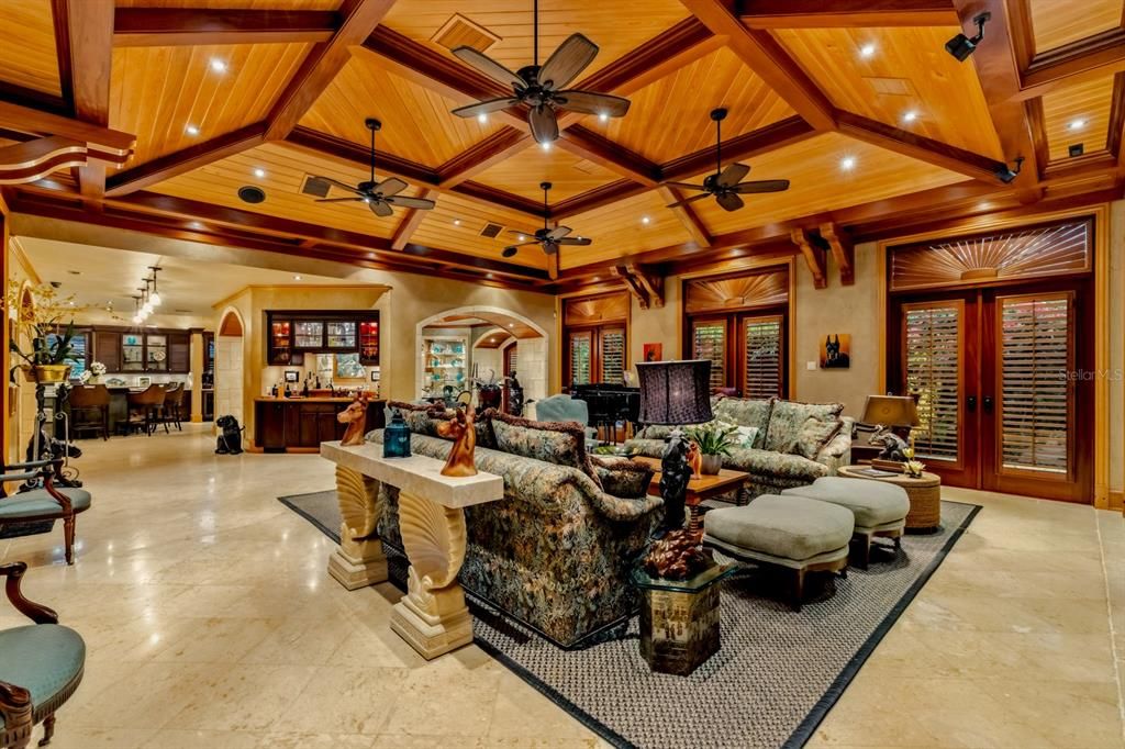 На продажу: $10,895,000 (5 спален, 6 ванн, 6417 Квадратных фут)