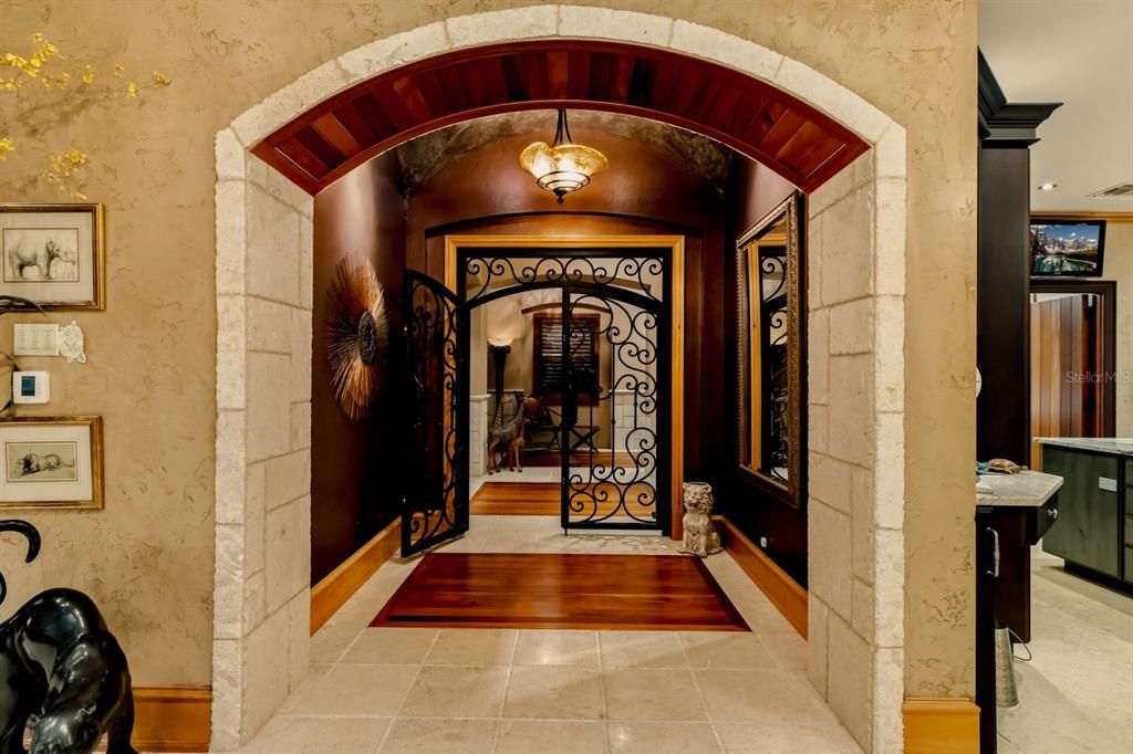 На продажу: $10,895,000 (5 спален, 6 ванн, 6417 Квадратных фут)