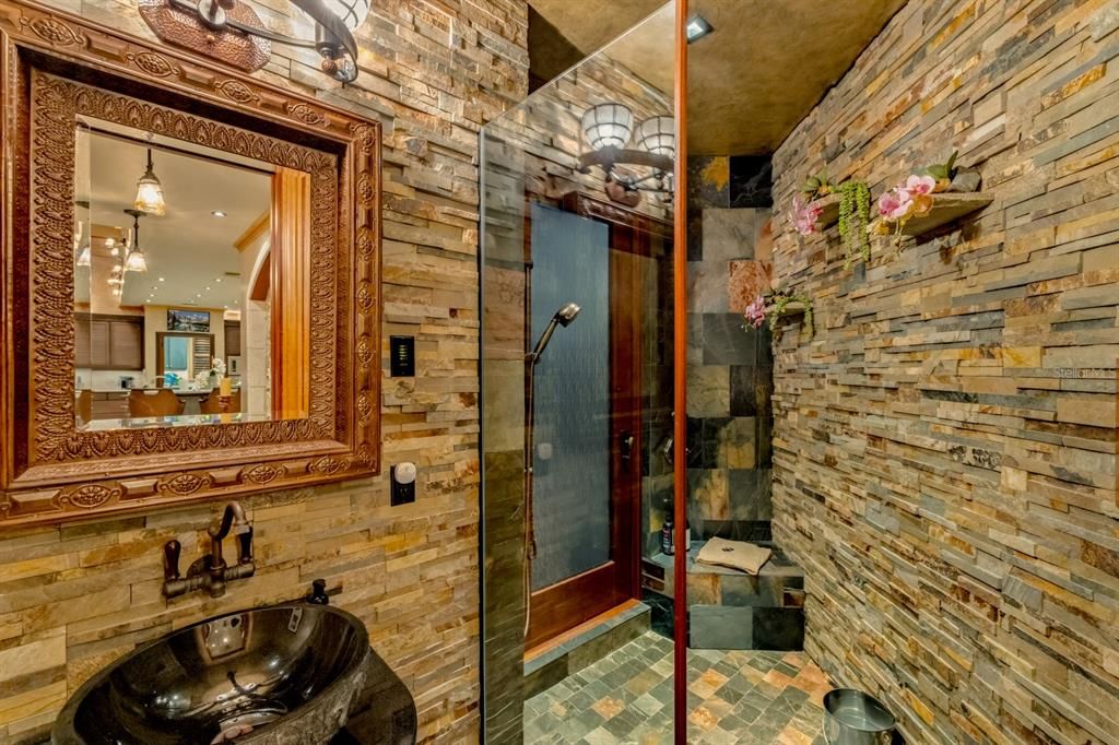 На продажу: $10,895,000 (5 спален, 6 ванн, 6417 Квадратных фут)