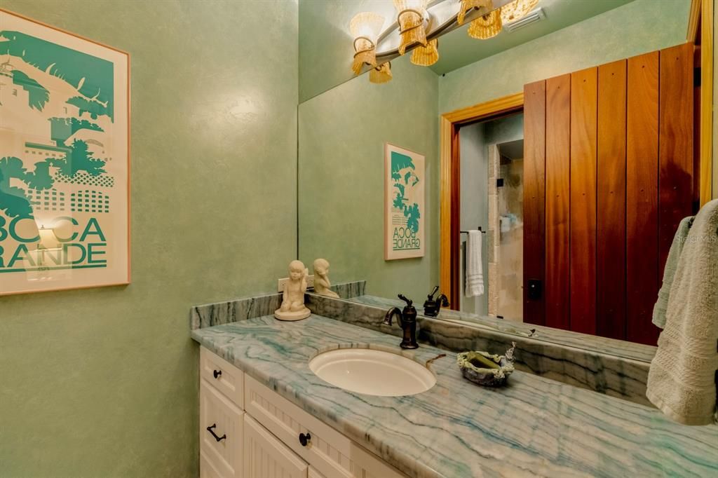 На продажу: $10,895,000 (5 спален, 6 ванн, 6417 Квадратных фут)