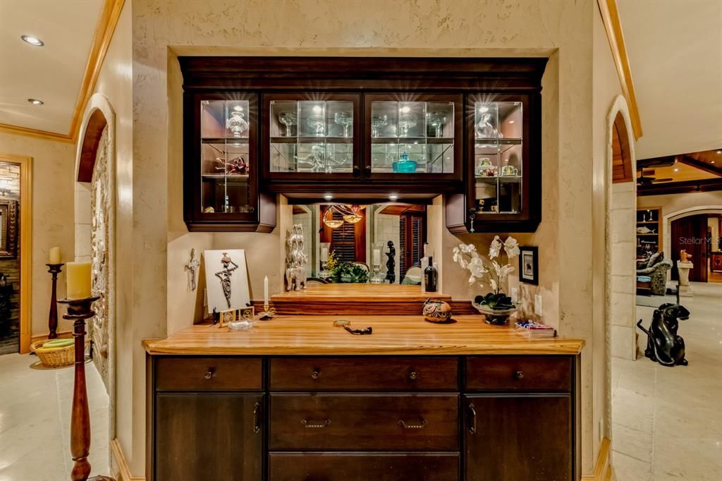 На продажу: $10,895,000 (5 спален, 6 ванн, 6417 Квадратных фут)