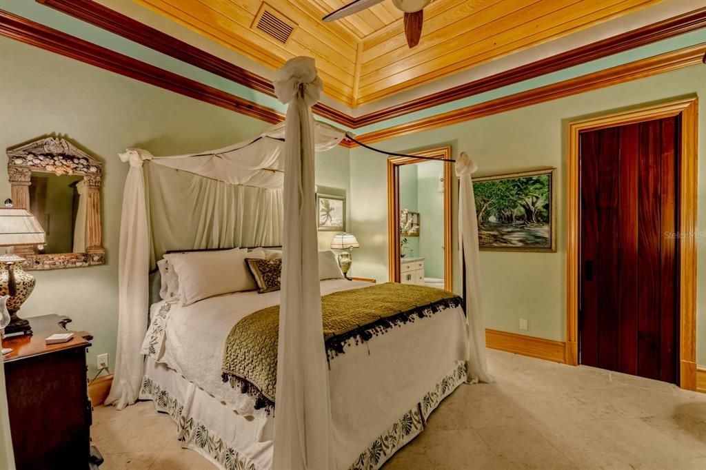 На продажу: $10,895,000 (5 спален, 6 ванн, 6417 Квадратных фут)