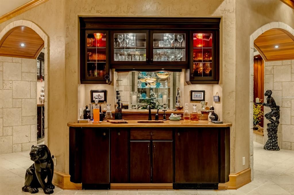 На продажу: $10,895,000 (5 спален, 6 ванн, 6417 Квадратных фут)