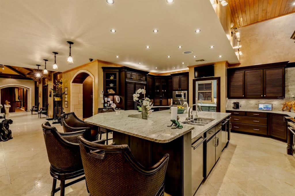 На продажу: $10,895,000 (5 спален, 6 ванн, 6417 Квадратных фут)