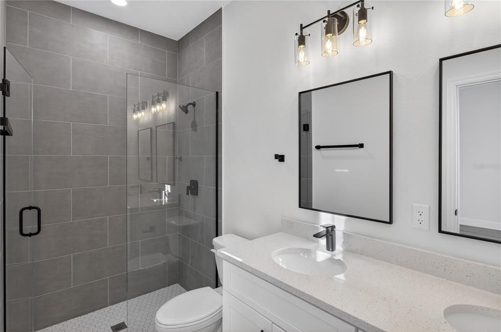 В аренду: $2,100 (4 спален, 2 ванн, 1774 Квадратных фут)