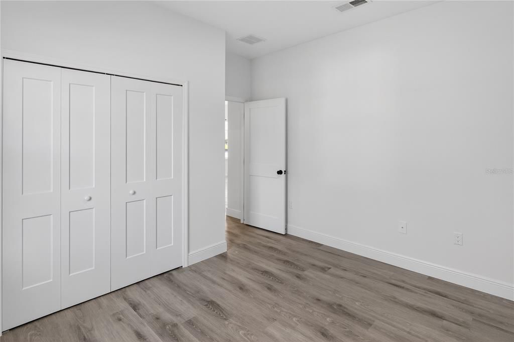 В аренду: $2,100 (4 спален, 2 ванн, 1774 Квадратных фут)