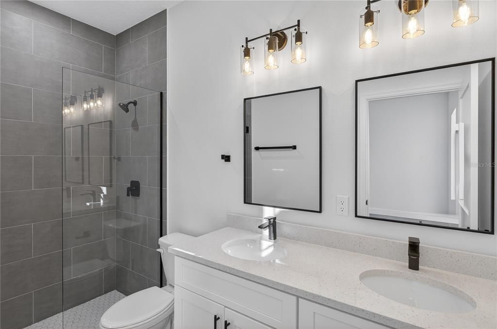 В аренду: $2,100 (4 спален, 2 ванн, 1774 Квадратных фут)