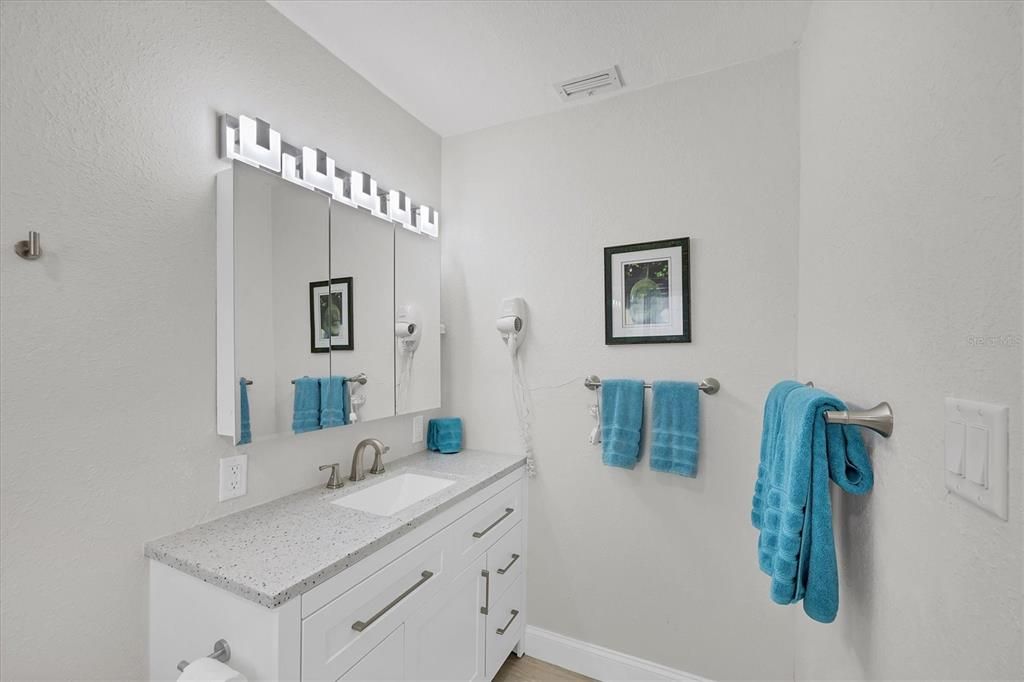 На продажу: $749,000 (2 спален, 2 ванн, 1338 Квадратных фут)