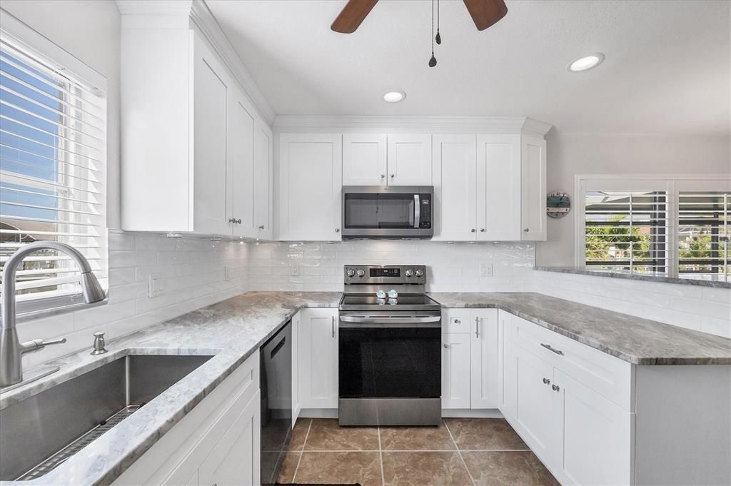 На продажу: $749,000 (2 спален, 2 ванн, 1338 Квадратных фут)