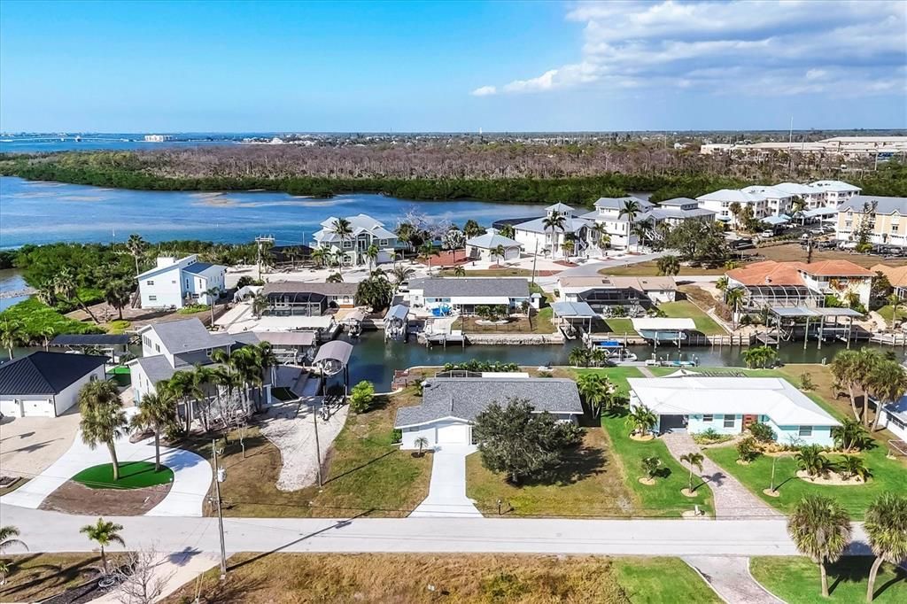 На продажу: $749,000 (2 спален, 2 ванн, 1338 Квадратных фут)