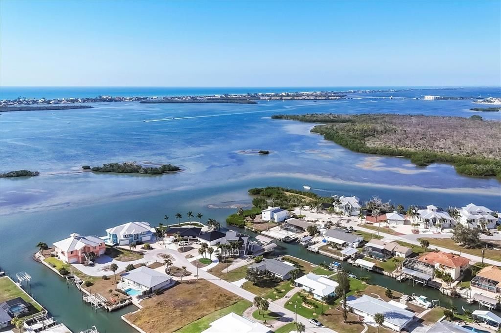 На продажу: $749,000 (2 спален, 2 ванн, 1338 Квадратных фут)