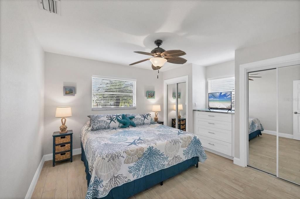 На продажу: $749,000 (2 спален, 2 ванн, 1338 Квадратных фут)