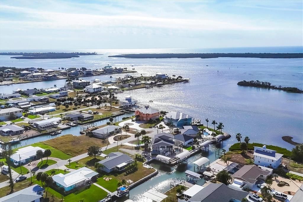 На продажу: $749,000 (2 спален, 2 ванн, 1338 Квадратных фут)