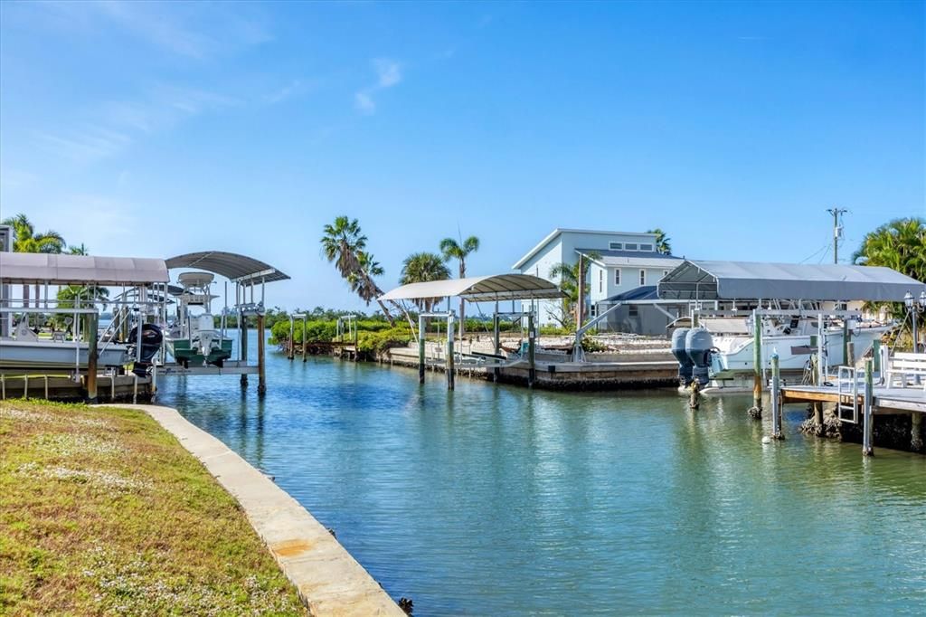 На продажу: $749,000 (2 спален, 2 ванн, 1338 Квадратных фут)